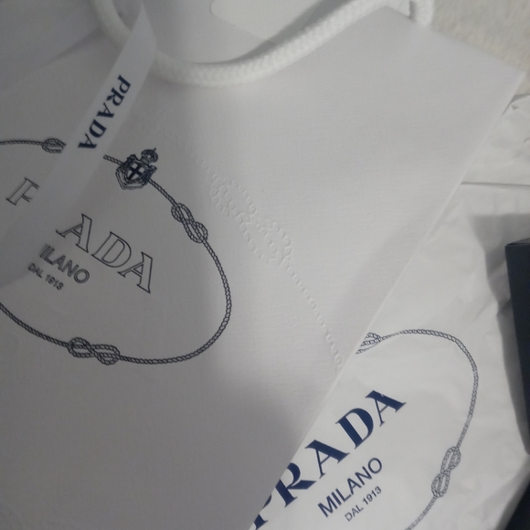 Prada charm with box & bag - Picture 3 of 6